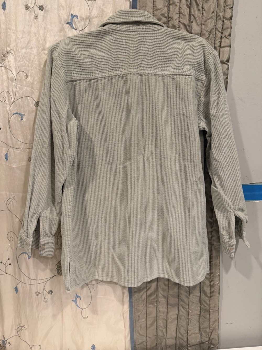 Vintage Women's Button-Front Tunic Shirt in Light Sage - Picture 5 of 5